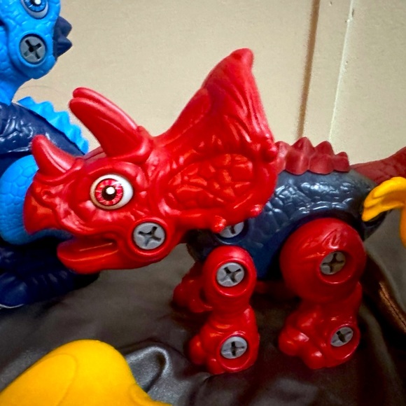 Dinosaur Assembly Toy Set with Drill - Picture 4 of 8